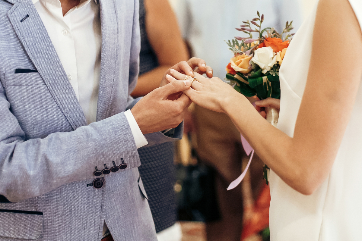 vow renewal in Swindon.